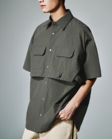  URBAN REVIVO - Áo sơ mi nam tay ngắn phối túi hộp 