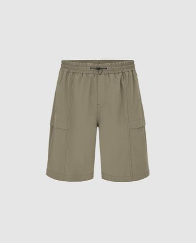  URBAN REVIVO - Quần short nam ống rộng lưng thun 