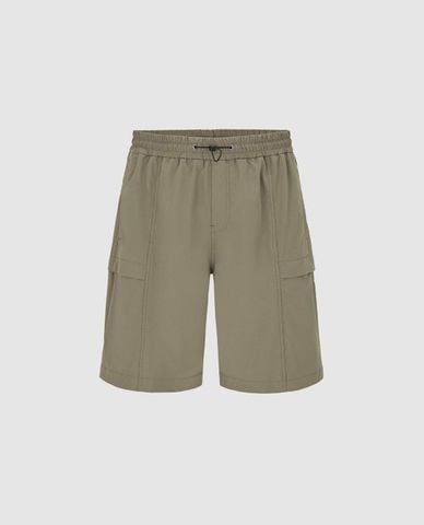  URBAN REVIVO - Quần short nam ống rộng lưng thun 