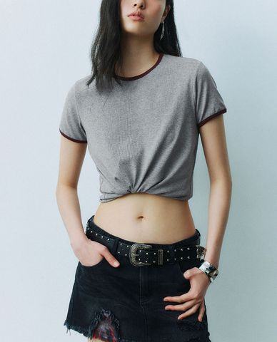  URBAN REVIVO - Áo thun nữ cổ tròn tay ngắn thời trang 