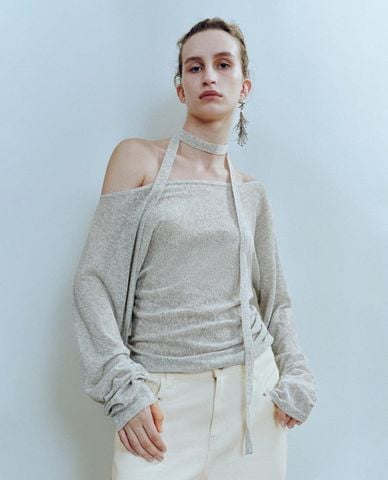  URBAN REVIVO - Áo dệt kim nữ lệch vai phối dây choàng cổ 