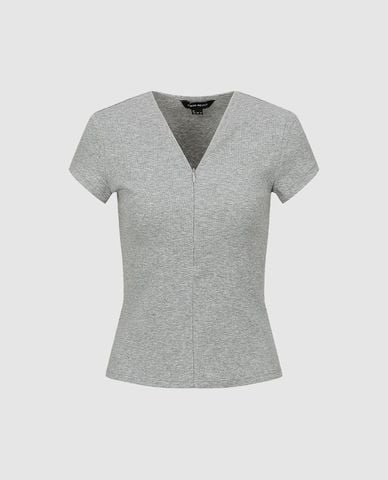  URBAN REVIVO - Áo thun nữ cổ V tay ngắn phom ôm 