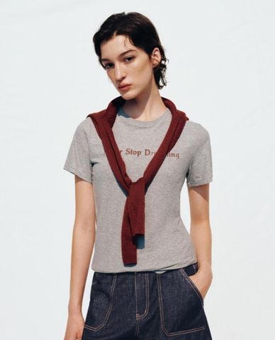  URBAN REVIVO - Áo thun nữ cổ tròn tay ngắn vạt chéo 