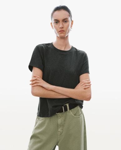  URBAN REVIVO - Áo thun nữ cổ tròn tay ngắn tối giản 
