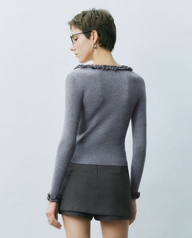  URBAN REVIVO - Áo dệt kim nữ cổ bèo tay dài phom ôm 