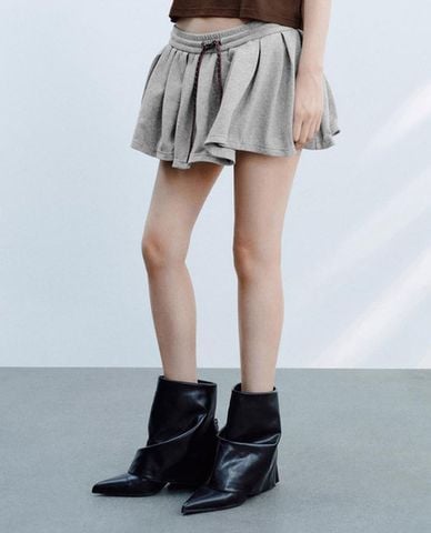  URBAN REVIVO - Chân váy xếp li mini phối dây rút 