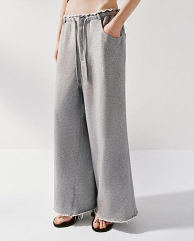  URBAN REVIVO - Quần nữ ống rộng lưng thun cá tính 