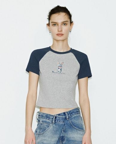  URBAN REVIVO - Áo thun nữ cổ tròn tay ngắn phom ôm 