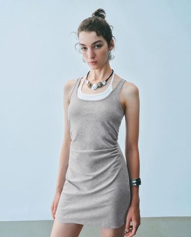  URBAN REVIVO - Đầm sát nách mini phom ôm hai lớp 