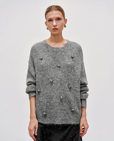  URBAN REVIVO - Áo dệt kim nữ cổ tròn tay dài đính đá 