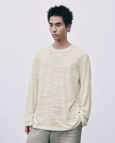  URBAN REVIVO - Áo thun nam cổ tròn tay dài hiện đại 