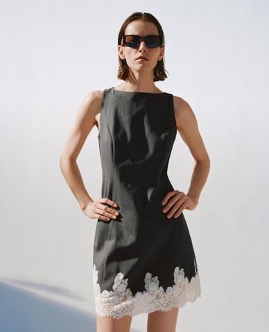  URBAN REVIVO - Đầm sát nách mini viền ren 