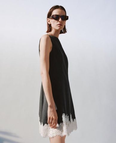  URBAN REVIVO - Đầm sát nách mini viền ren 