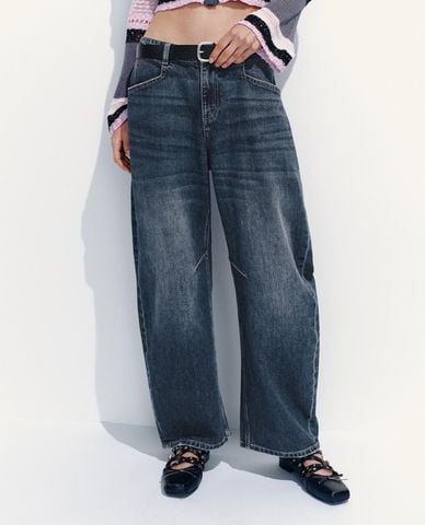  URBAN REVIVO - Quần jeans nữ ống rộng kèm thắt lưng 
