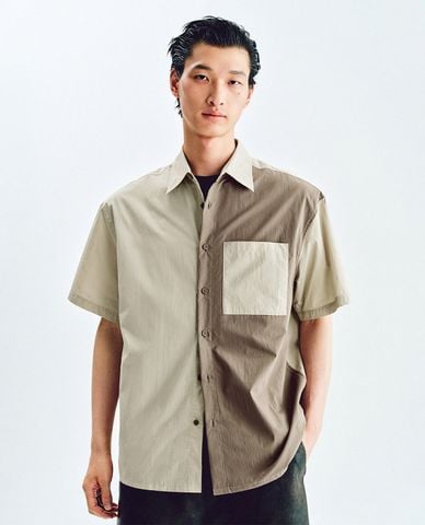  URBAN REVIVO - Áo sơ mi nam tay ngắn phối màu tương phản 
