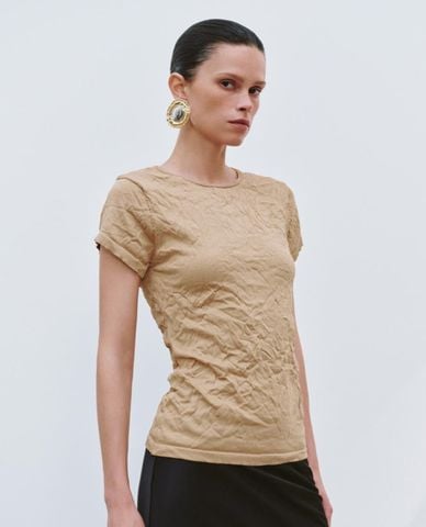  URBAN REVIVO - Áo thun nữ cổ tròn tay ngắn vân nổi 