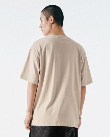  URBAN REVIVO - Áo thun nam cổ tròn tay ngắn in họa tiết 