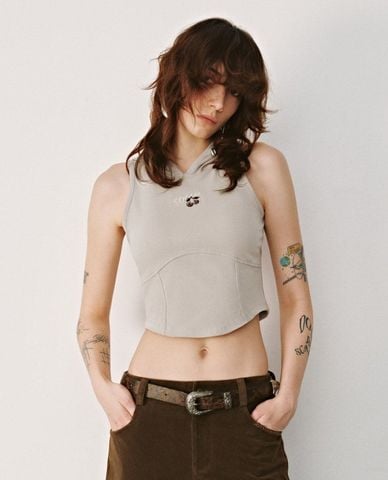  URBAN REVIVO - Áo sát nách nữ phom croptop phối mũ 
