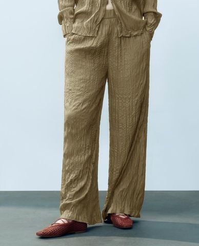  URBAN REVIVO - Quần nữ ống rộng lưng thun 