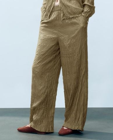  URBAN REVIVO - Quần nữ ống rộng lưng thun 