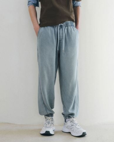  URBAN REVIVO - Quần jogger nam denim năng động 