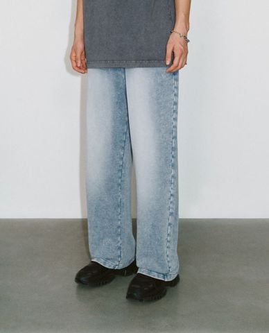  URBAN REVIVO - Quần jeans nam ống rộng lưng thun hiện đại 