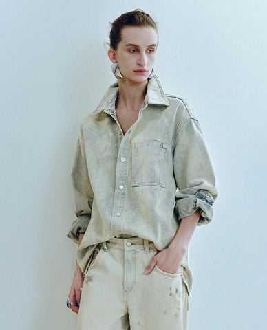  URBAN REVIVO - Áo sơ mi denim nữ tay dài wash bạc 