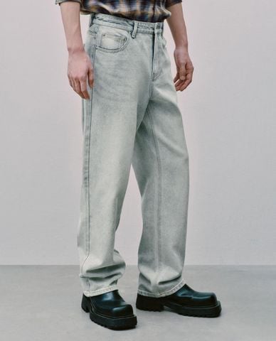  URBAN REVIVO - Quần jeans nam ống đứng wash bạc cổ điển 