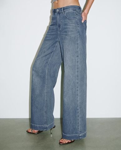  URBAN REVIVO - Quần jeans nữ ống loe cạp cao 