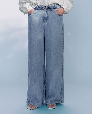  URBAN REVIVO - Quần jeans nữ ống rộng phối thắt lưng 