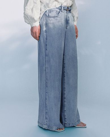  URBAN REVIVO - Quần jeans nữ ống rộng phối thắt lưng 