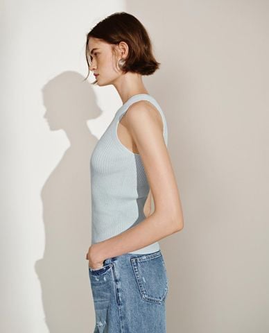  URBAN REVIVO - Áo ba lỗ nữ dệt kim phom ôm 