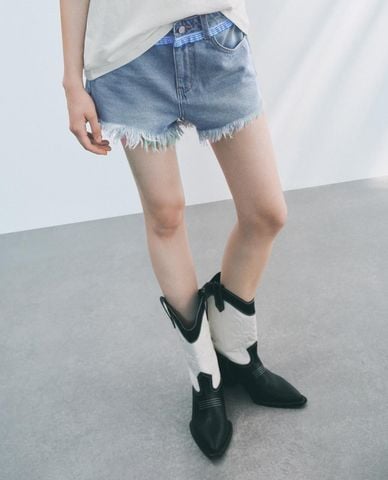  URBAN REVIVO - Quần short jeans nữ phối thắt lưng 