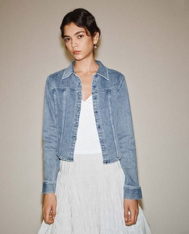  URBAN REVIVO - Áo sơ mi denim nữ tay dài phom croptop 