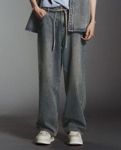  URBAN REVIVO - Quần jeans nam ống rộng phối dây rút 