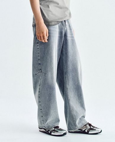  URBAN REVIVO - Quần jeans nam ống rộng wash bạc 