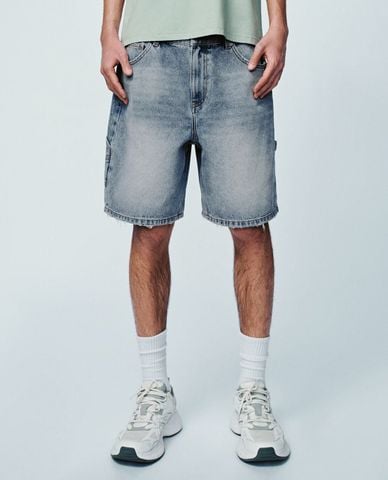 URBAN REVIVO - Quần short jeans nam wash bạc 