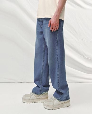  URBAN REVIVO - Quần jeans nam ống đứng wash bạc 