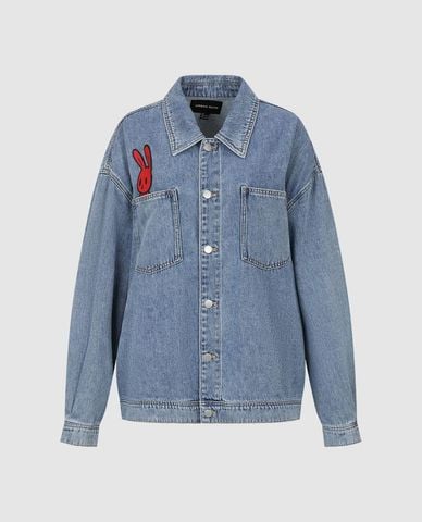  URBAN REVIVO - Áo khoác denim nam tay dài phối họa tiết 