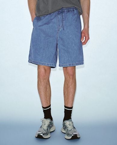 URBAN REVIVO - Quần short jeans nam lưng thun dây rút 