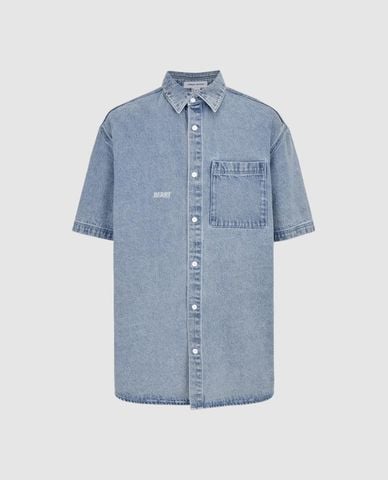  URBAN REVIVO - Áo sơ mi denim nam tay ngắn phối túi 