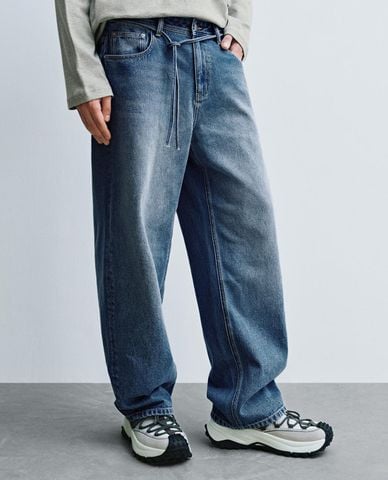  URBAN REVIVO - Quần jeans nam ống đứng wash bạc 