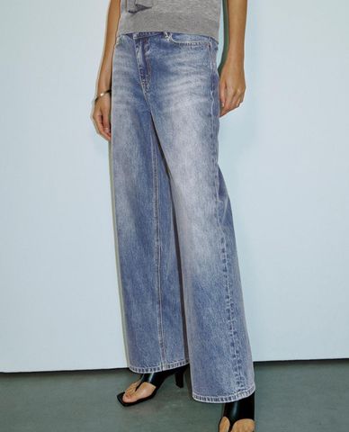  URBAN REVIVO - Quần jeans nữ ống rộng thời thượng 