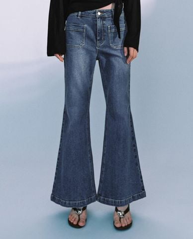  URBAN REVIVO - Quần jeans nữ ống loe túi vuông 