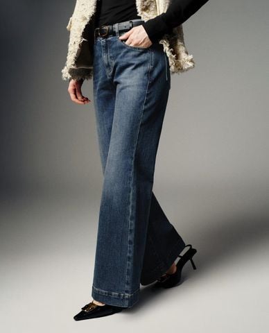  URBAN REVIVO - Quần jeans nữ ống loe kèm thắt lưng 