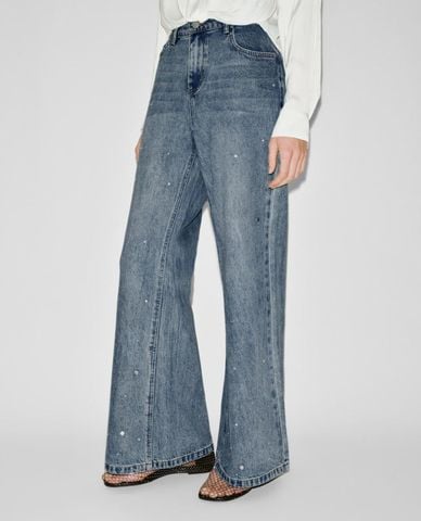  URBAN REVIVO - Quần jeans nữ ống loe wash bạc 