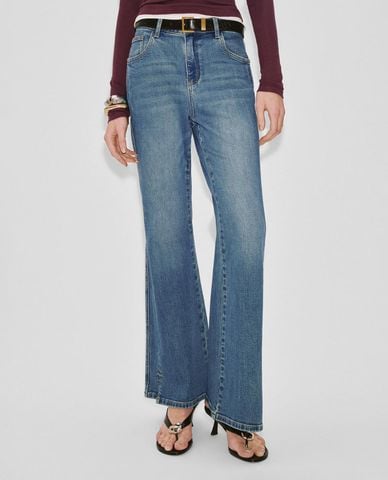  URBAN REVIVO - Quần jeans nữ ống loe wash bạc kèm thắt lưng 