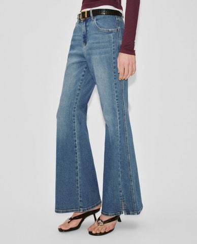  URBAN REVIVO - Quần jeans nữ ống loe wash bạc kèm thắt lưng 