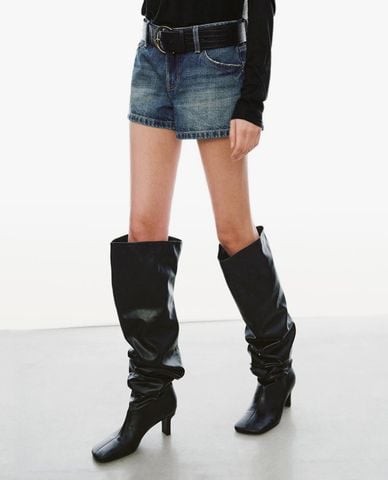  URBAN REVIVO - Quần short jeans nữ phối thắt lưng 