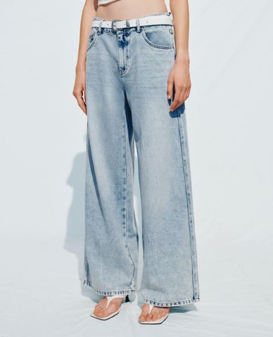  URBAN REVIVO - Quần jeans nữ ống rộng phối thắt lưng 
